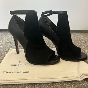 Pour la Victoire vellin heels 6.5